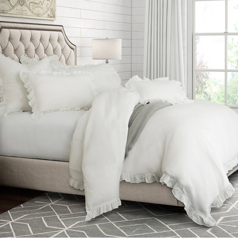 Cherry Hill Linen Duvet Set - White, Queen Duvet Cover + 4 Shams + 1 Pillow
