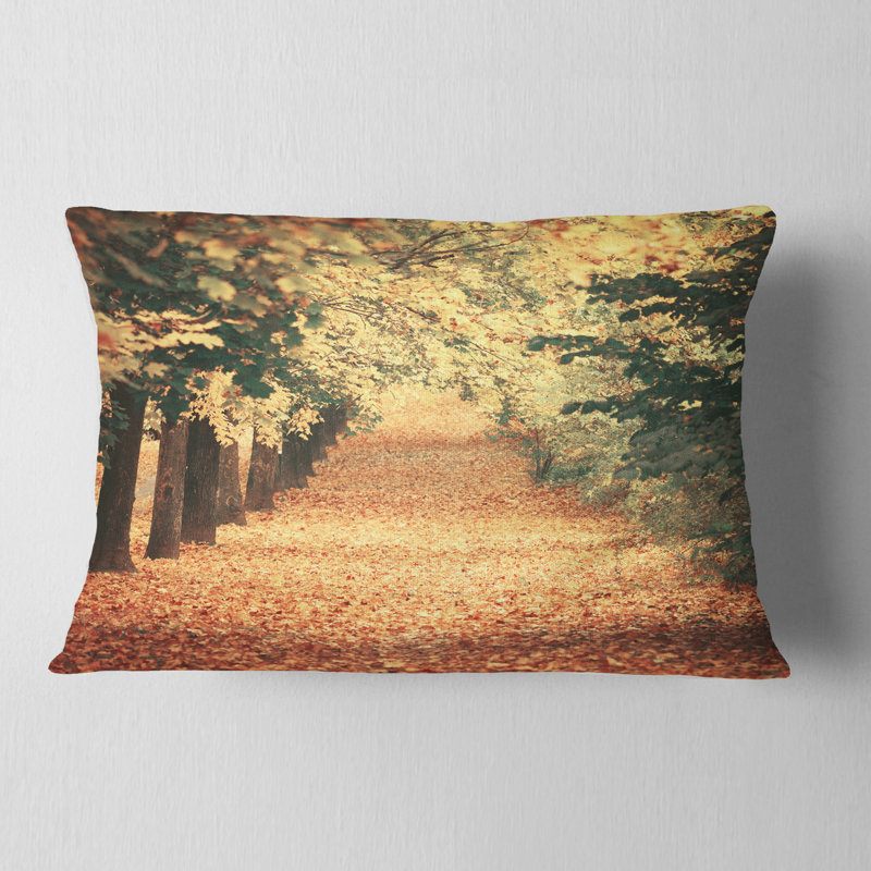 Coussin de forêt d’automne avec parcours lombaire
