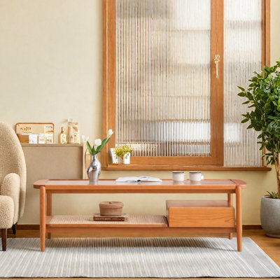 Table basse moderne et naturelle