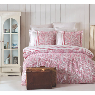 Cian Paisley Duvet Cover Set with Pillowcases Included
