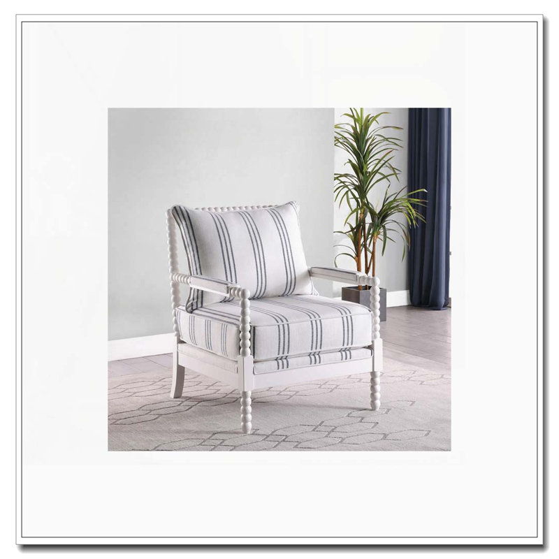 Chaise d'appoint à rayures d'inspiration nautique avec structure blanche