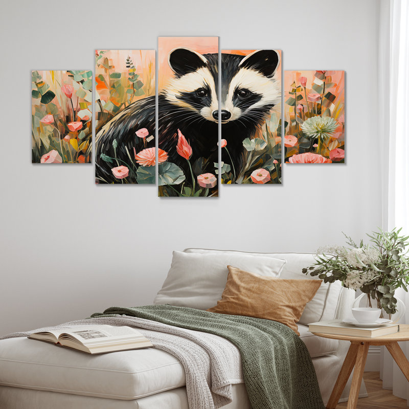 «Black Playful Skunk Floral Meadows I» - ensemble de décoration murale Skunk Multipanel