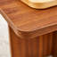 Table basse 44,8 pouces en grain de bois de noyer et bois aggloméré - Luxe moderne