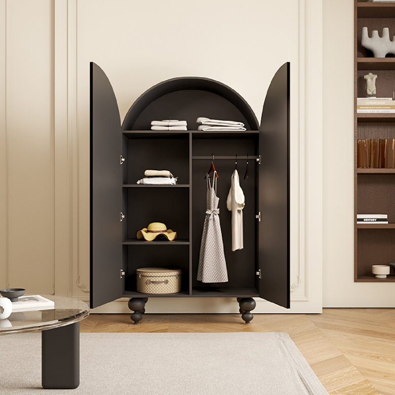 Armoire arquée avec tablettes et portes