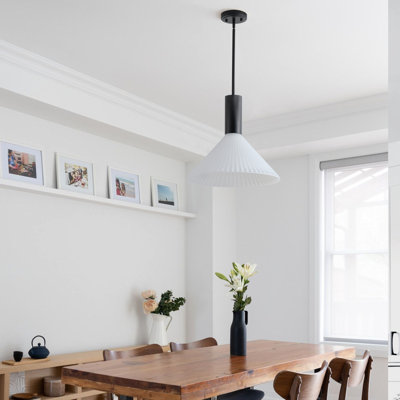 1-Black and white dimmable glass pendant light