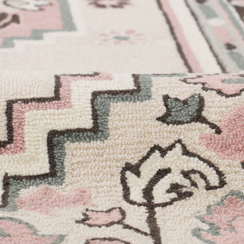 Lark Oriental Area Rug in Beige/Pink, Runner 2'6" x 7'
