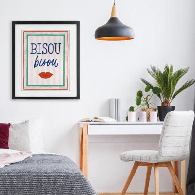 «Bisou Kiss over Stripes», reproduction encadrée sous verre, conception de Jalynn Heerdt