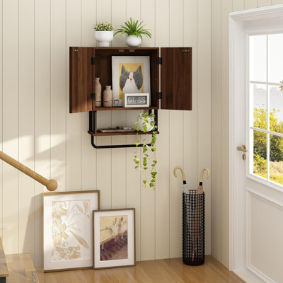 Armoire murale cannelée pour salle de bain avec 2 portes - Armoire à pharmacie à 3 niveaux avec tablettes réglables et barre à serviettes, organisateur de rangement mural moderne sur la toilette