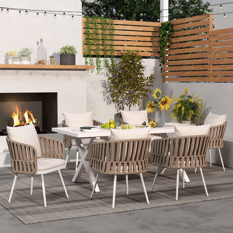 Outdoor 6-person Dining Set With Cushions