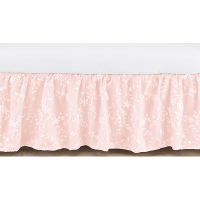 Volant de dentelle pour lit de bébé avec broderie en dentelle