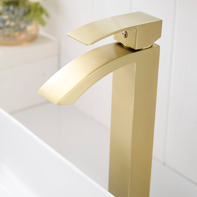 Robinet de lavabo de salle de bain géométrique en or brossé, robinet de lavabo latéral à poignée simple pour lavabo d'hôtel