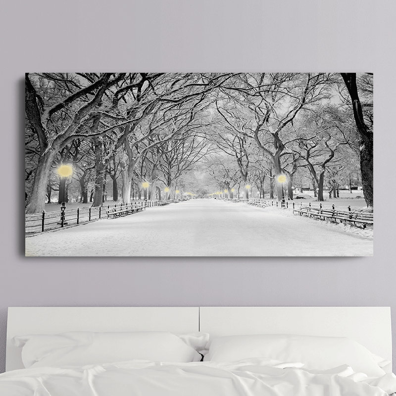 Studio 500, reproduction sur toile de The Poets Walk in Central Park in the Winter en noir, blanc et jaune
