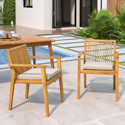 Ensemble de 2 chaises de patio en bois d'acacia robuste, siège imperméable confortable, capacité de 400 lb, structure de couleur naturelle