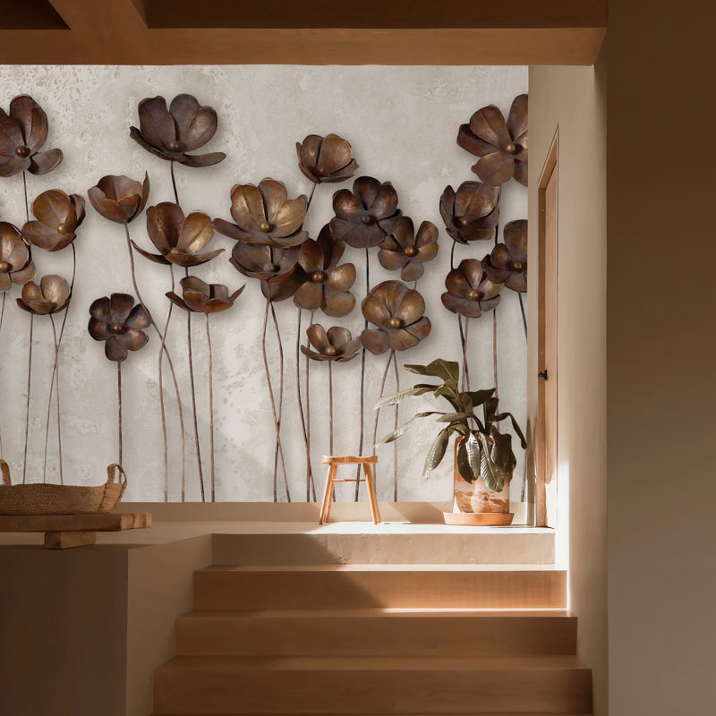 Papier peint auto-adhésif rustique en métal avec fleur en bronze sur fond texturé beige - Convient à tous les murs texturés