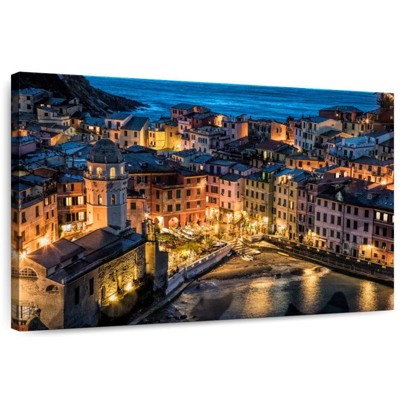 Vernazza dans les Cinque Terre après la tombée de la nuit, H 26 po x l 39 po