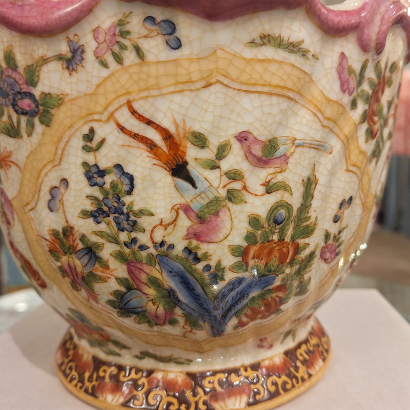 Porcelain Scallop Planter Regency
