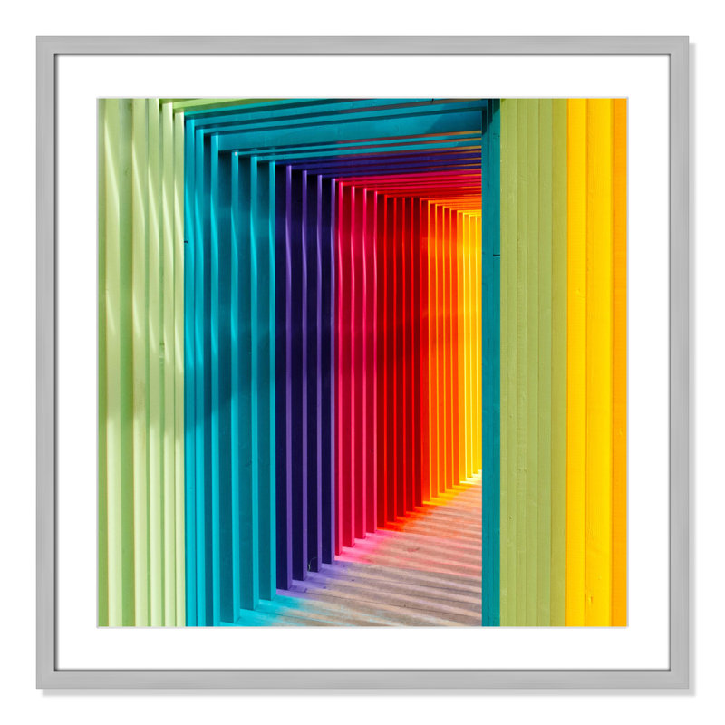 «Colorful Passage I» par Robert Katzki, H 27,5 po x l 27,5 po x P 1,25 po, Encadré de boîte argent