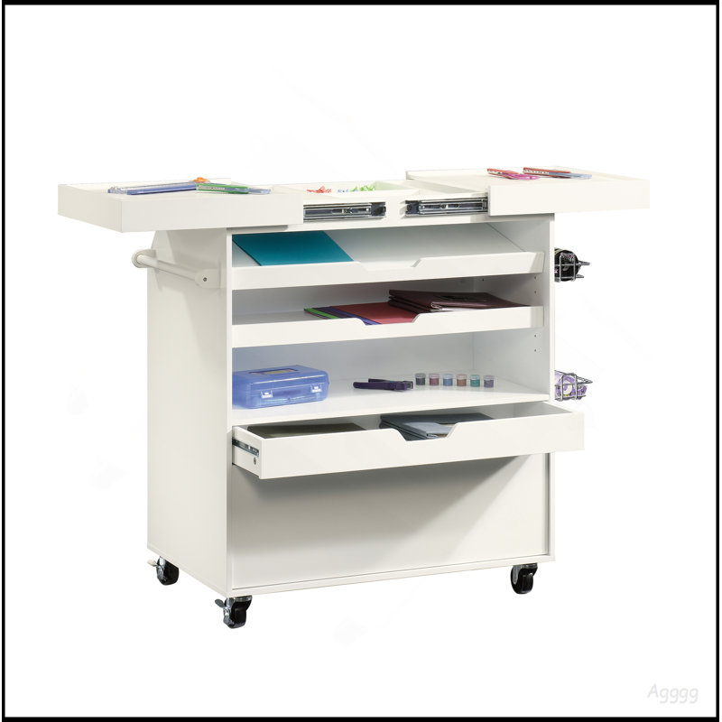 Chariot artisanal traditionnel, finition blanche