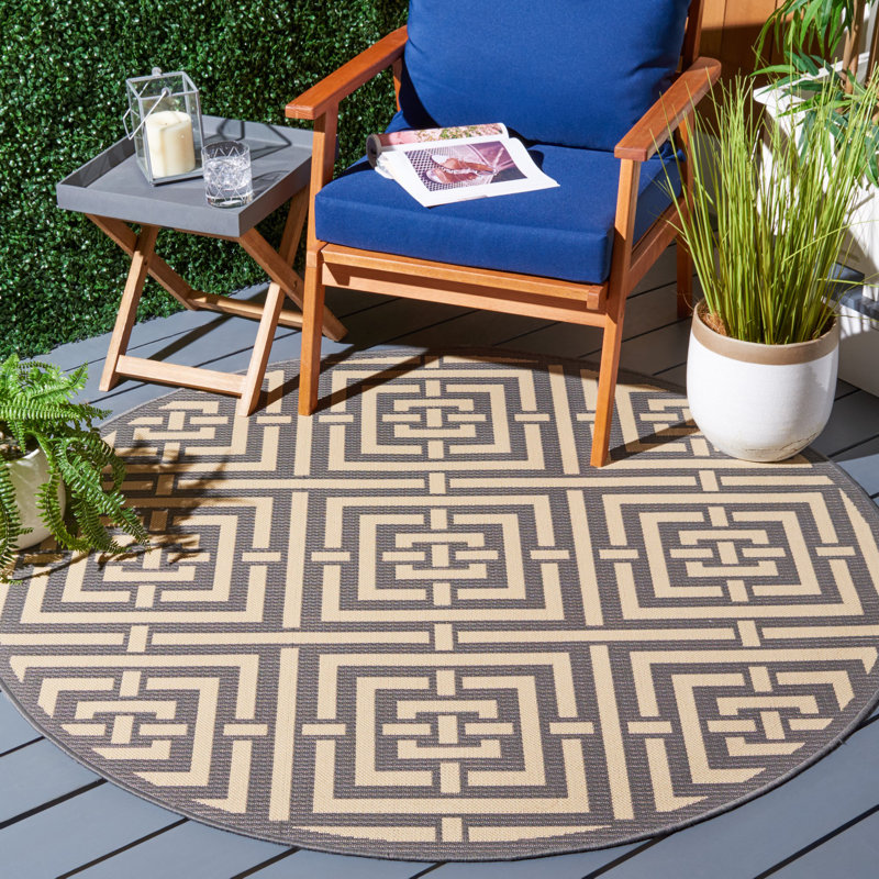 Arneshia Geometric Grey/Cream Indoor/Outdoor Area Rug, Round 5'3"