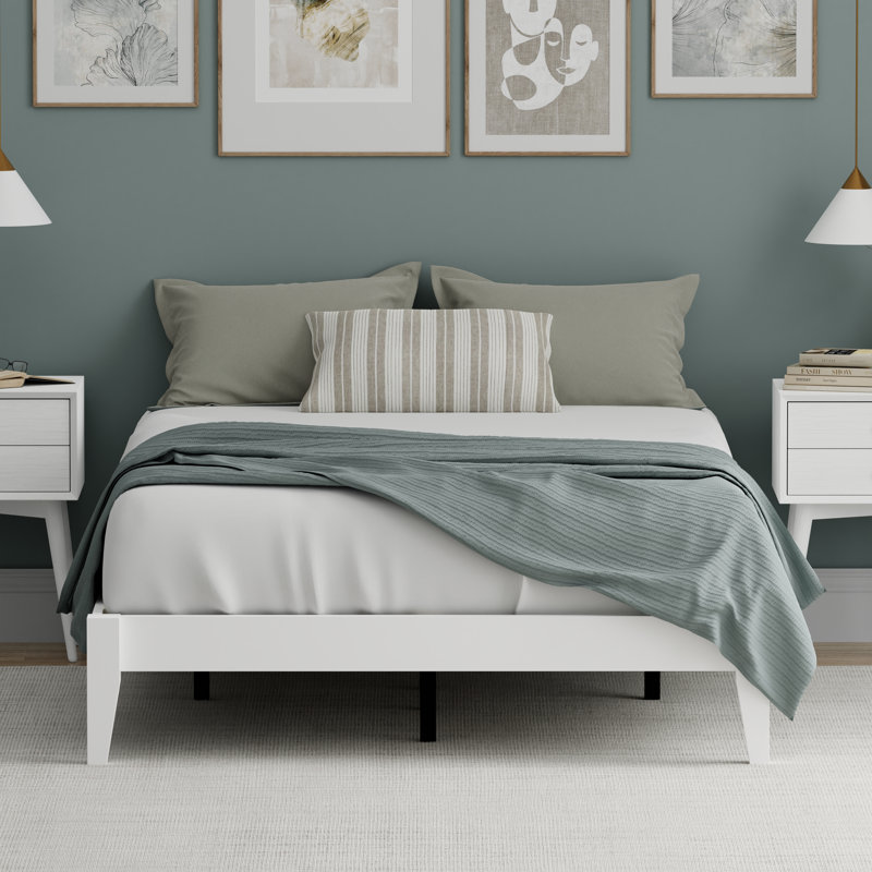 Dorothyann Solid Wood Platform Bed, Full, White