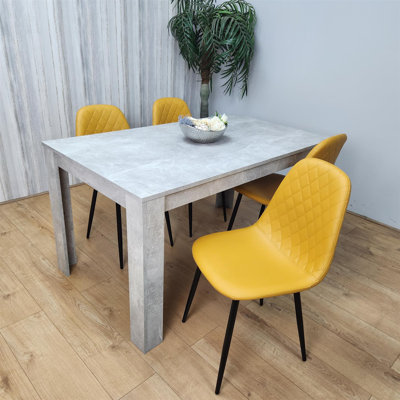 Aghaboy 4 - Person Dining Set
