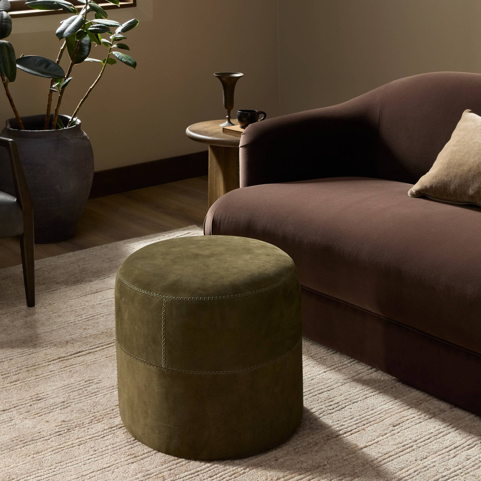 Camino Ottoman, Nubuck Olive
