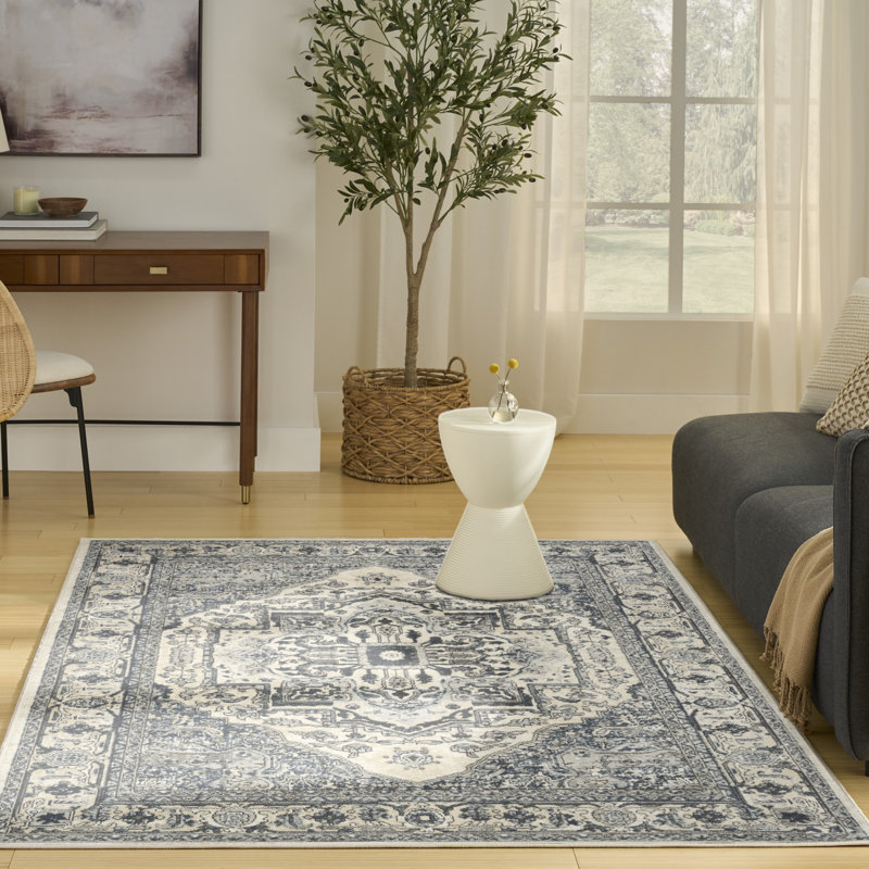 Tapis intérieur bleu marine Graelyn, Rectangle 5 pi 3 po x 7 pi 3 po