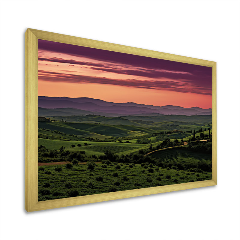 Toscane, crépuscule sur toile, Cadre doré simple, H 34 po x l 44 po x P 1,5 po