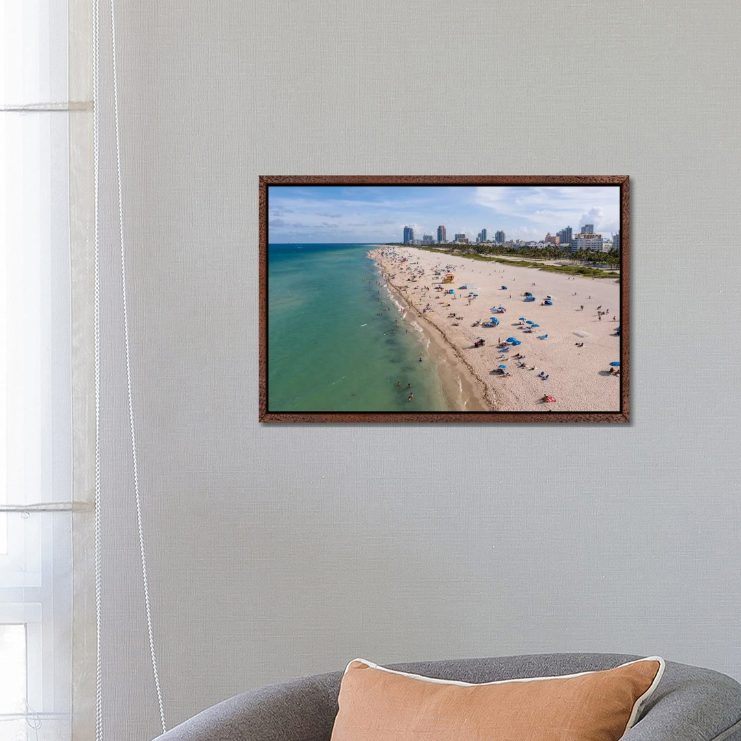 South Beach, Miami von Matteo Colombo - Galerie-verpackte Leinwand Giclée auf Leinwand