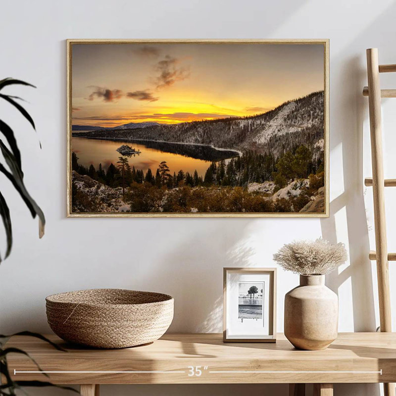 Lever du soleil sur le lac Tahoe, 25 po x 17 po, Cadre flottant en bois naturel