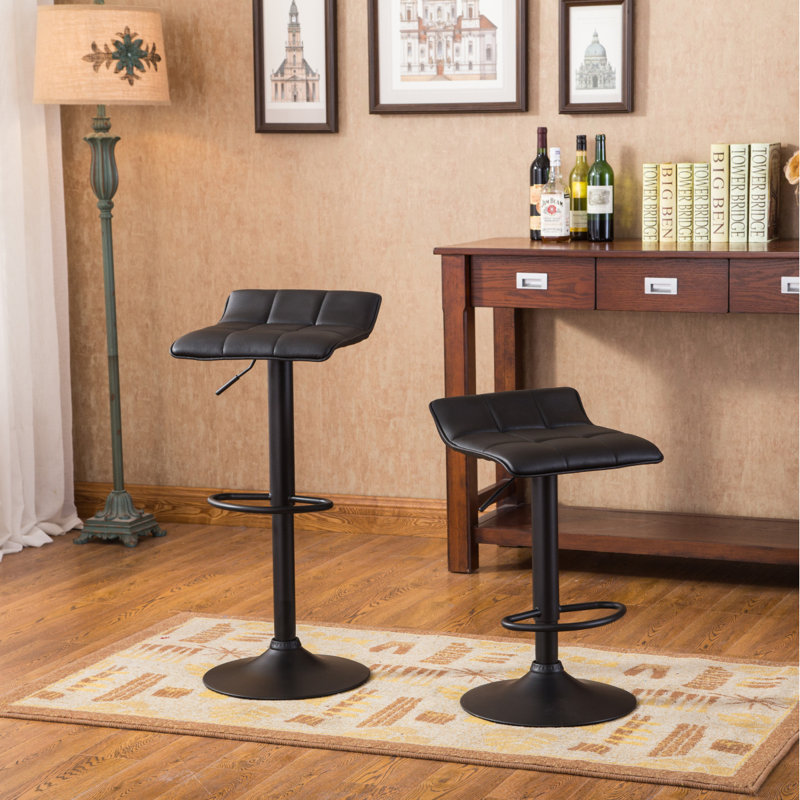 Ensemble de table de bar et tabourets pivotants à hauteur réglable pour une utilisation polyvalente et confortable.