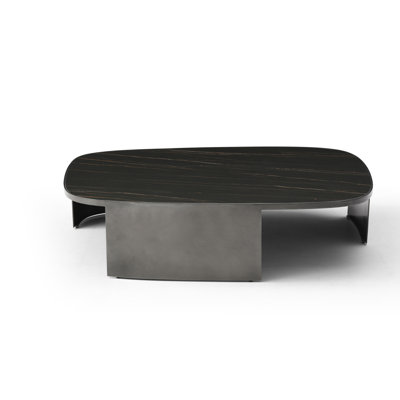 Table basse à 3 pieds