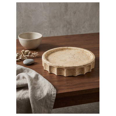 Plateau décoratif en ciment cannelé 10 "x 10" avec bordure festonnée beige