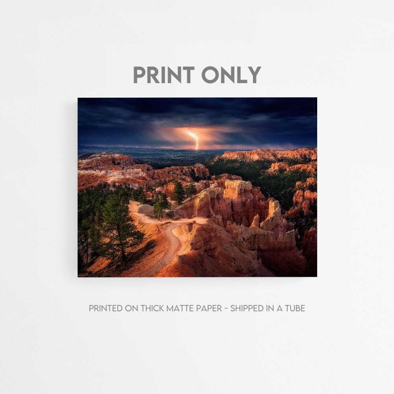 «Lightning Over Bryce Canyon»: paysage de tempête dramatique, H 5 po x l 7 po, Impression sans cadre, Ne s’applique pas