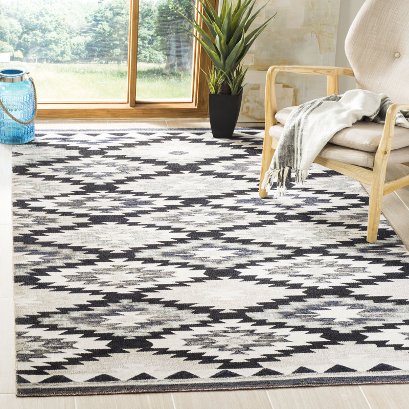 Delia Hooked Grey/Black Indoor/Outdoor Rug, Rectangle 155 x 229 cm