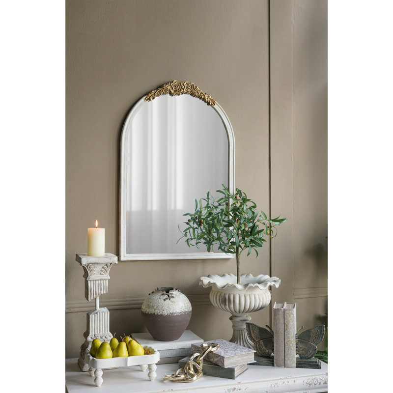 Miroir mural rond blanc et doré avec écusson floral French Country