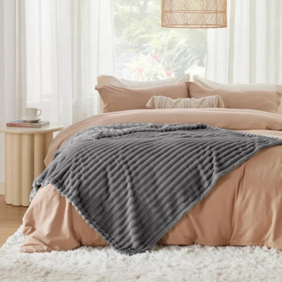 Essential Bedsure 299gsm Super Soft Cozy Flannel Fleece Blanket For Bed&Couch GentleSoft™️
