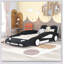 Lit plateforme en forme de voiture de course avec roues, fabrication en bois de pin durable, parfait pour les chambres d'enfants et décor ludique.