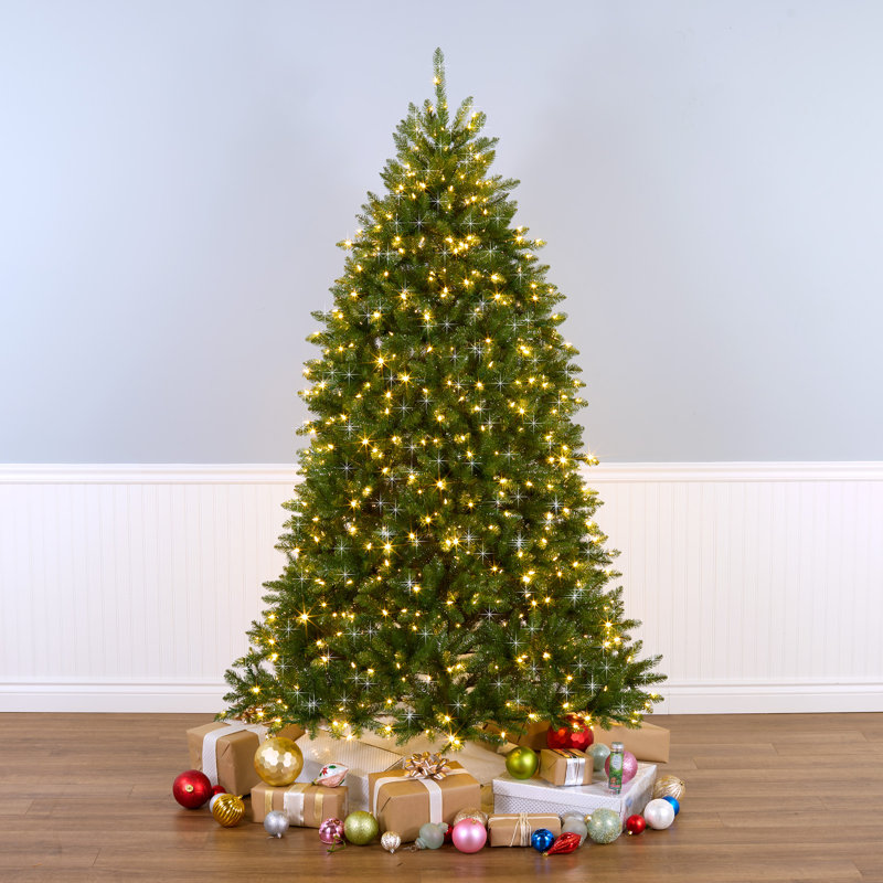 Le Holiday Aisle® 7,5 pi. Guirlande de sapin Dunhill argenté avec lumières DEL bicolores