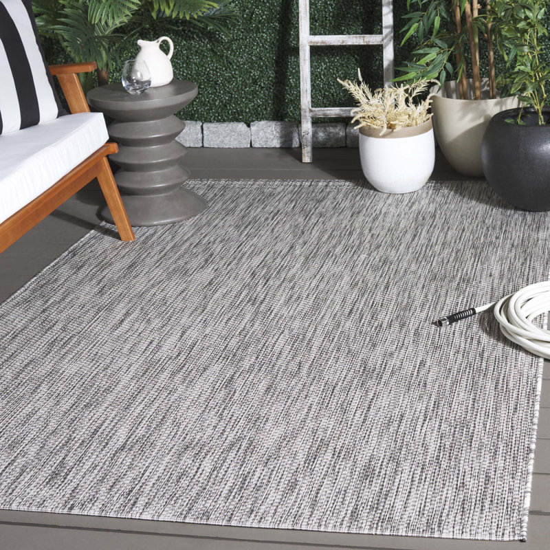Tapis d'intérieur / extérieur Courtyard Performance, Rectangle 5 pi 3 po x 7 pi 7 po