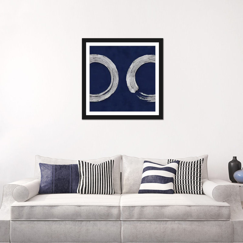«Silver Zen Circle on Blue II», reproduction sur toile, H 16 po x l 16 po x P 1 po, Papier beaux-arts encadré noir, Blanc