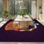 Tapis d'intérieur transparent lavable à la machine, panier-cadeau en osier rempli de cadeaux-739711797