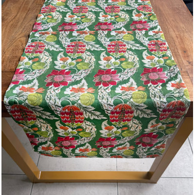 Linens Laurent Runner