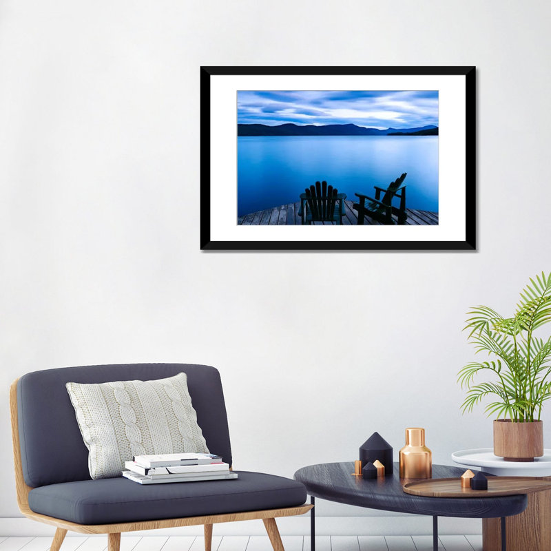 «Scene On The Water V» par James McLoughlin - reproduction de photo sur toile tendue, Papier avec cadre noir, Blanc