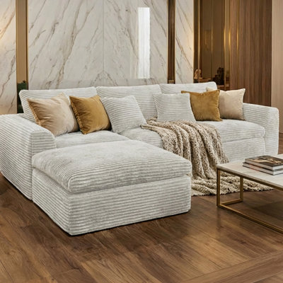 Canapé en éponge à haute résilience de 108 pouces avec coussins de nuage à double couche et configuration modulaire flexible.