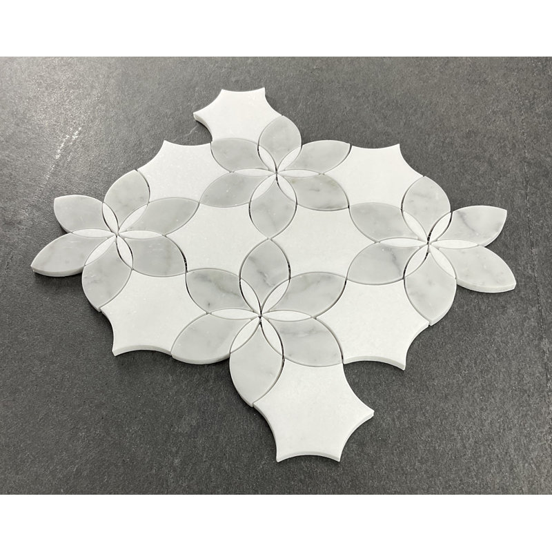 Jet d'eau - carrelage mosaïque en marbre et motif de marguerites, Blanc / Gris