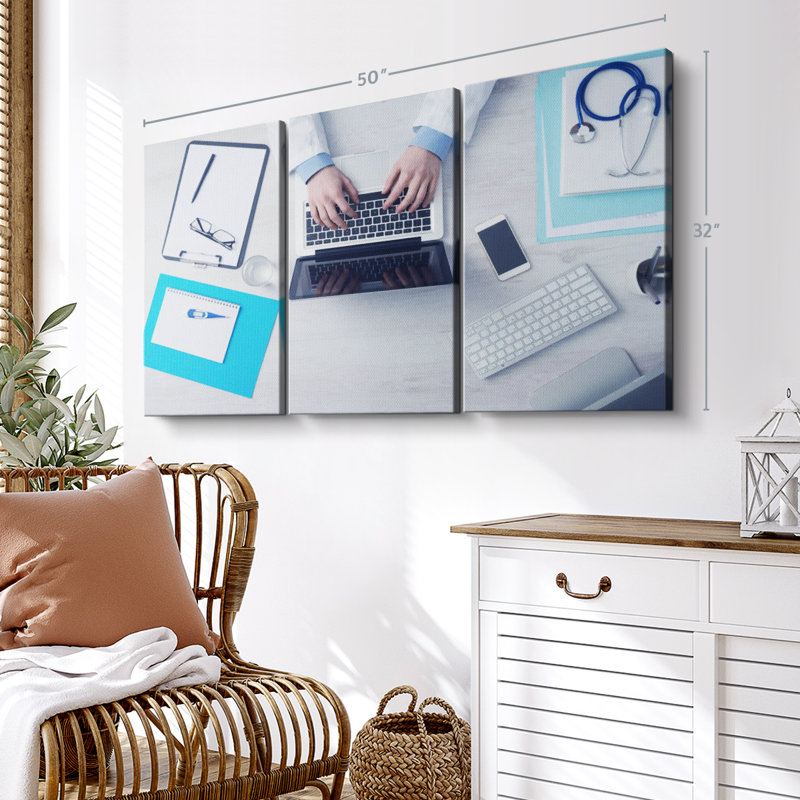 «Holiday Doctor» sur toile, H 32 po x l 50 po x P 1,25 po