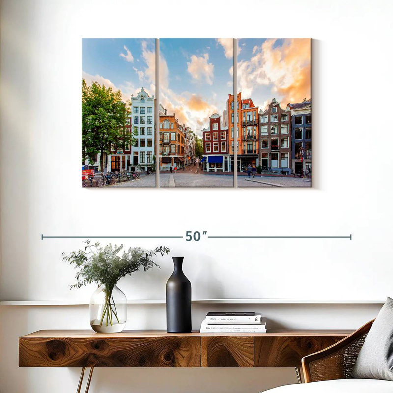 Amazing Amsterdam, H 24 po x l 38 po