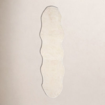Mera White Handmade Sheepskin Rug