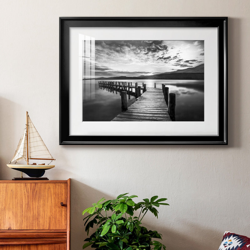 Evening Dock - Reproduction de photo avec cadre photo, H 18,5 po x l 24,5 po x P 1,5 po, Papier avec cadre noir